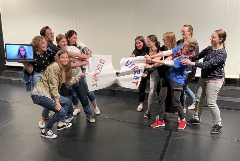 Experimentiertheater: Präsentation der Ergebnisse eines Workshops mit Interrobang am 14. Juni 2022, 14 Uhr